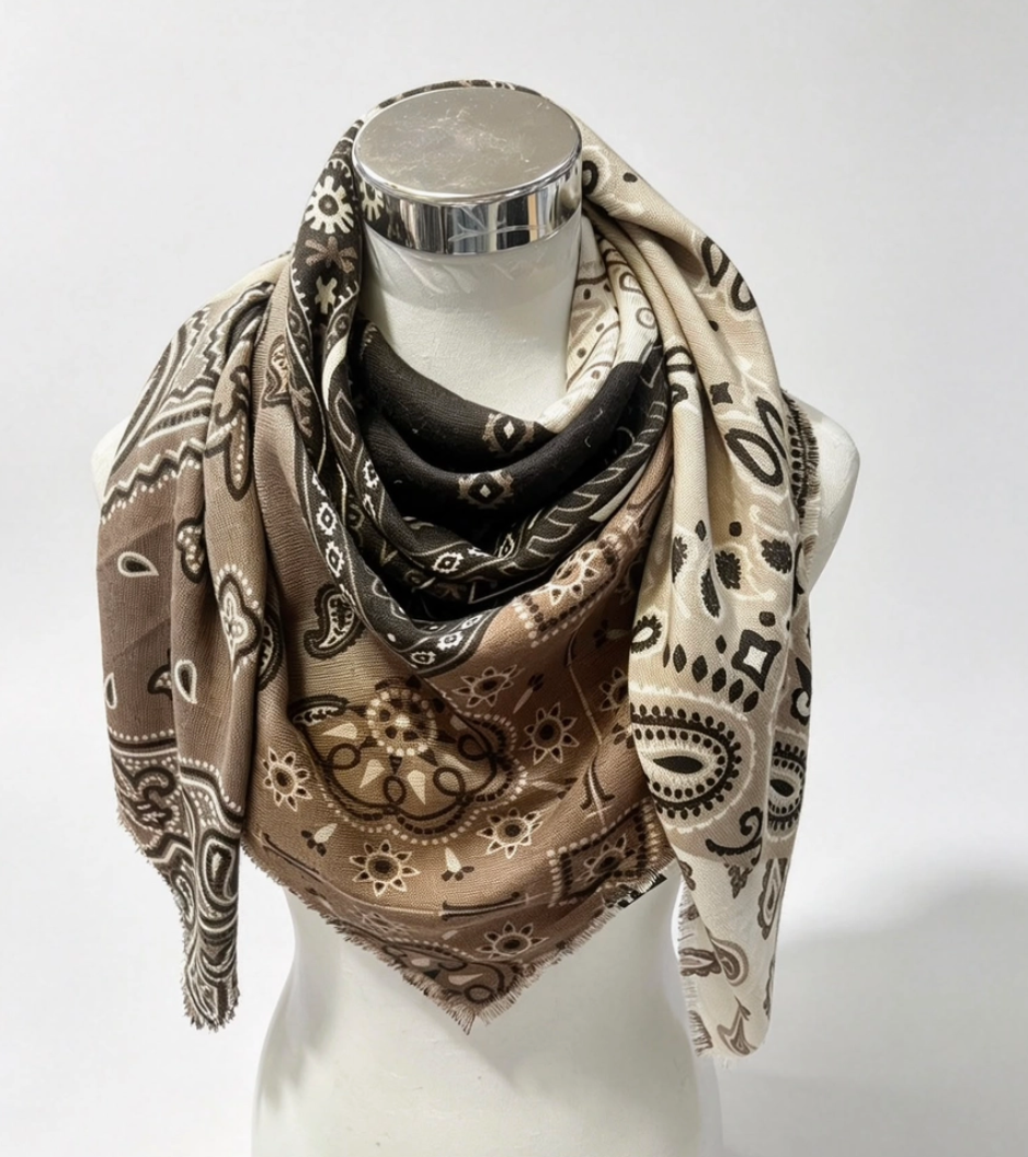 Bandana-kuosinen villahuivi beige