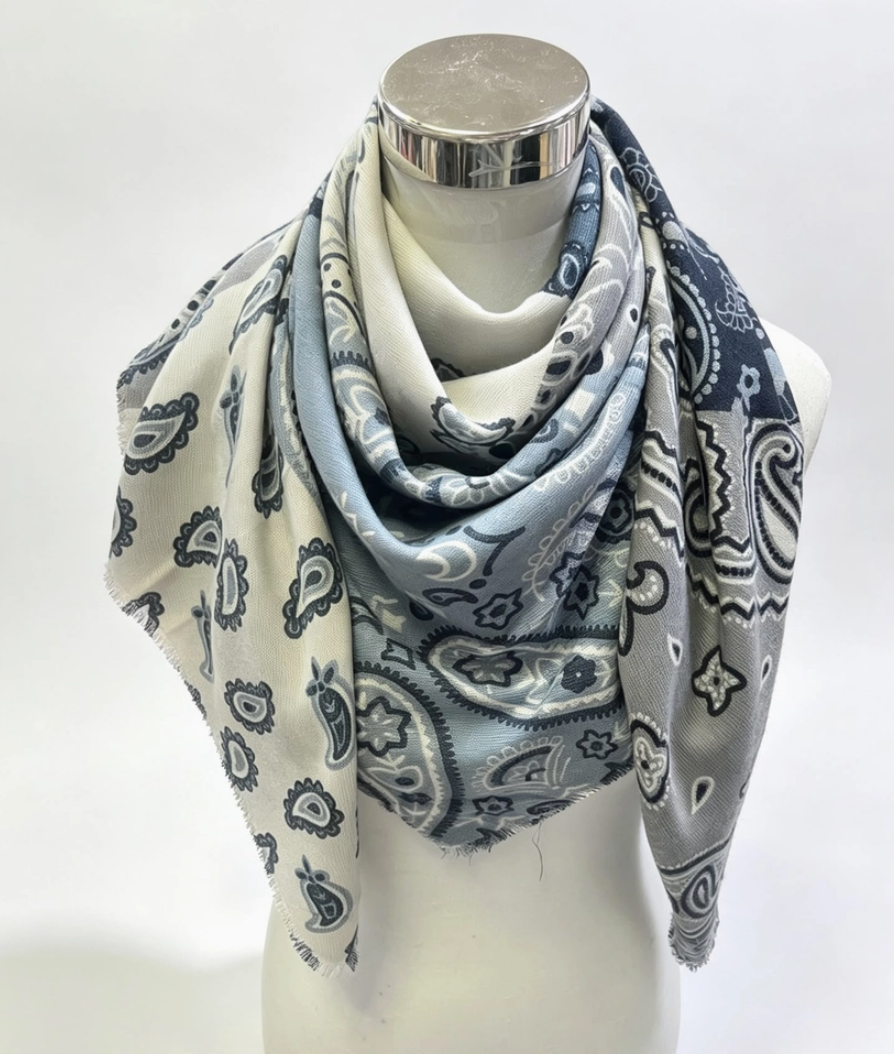 Bandana-kuosinen villahuivi sininen