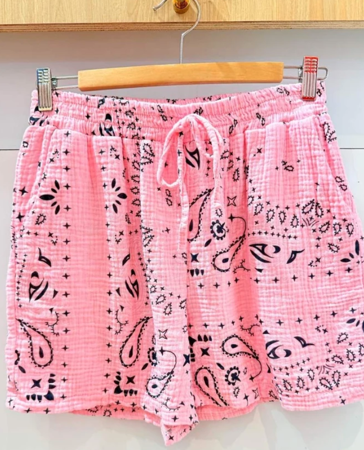 Bandanashortsi pinkki
