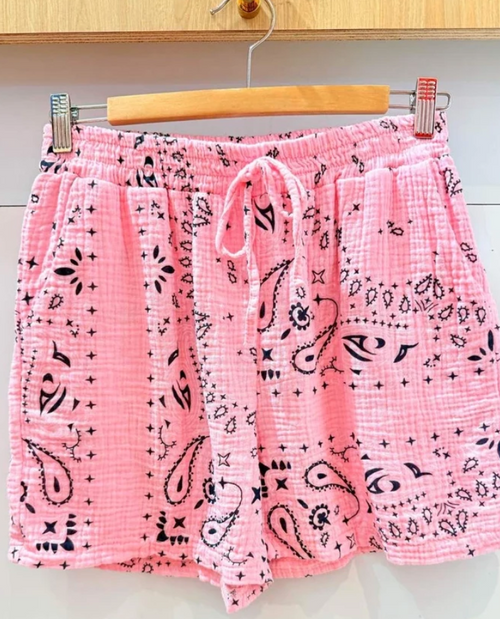 Bandanashortsi pinkki