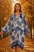 Silkkiviskoosi safari-kuosinen mekko sininen
