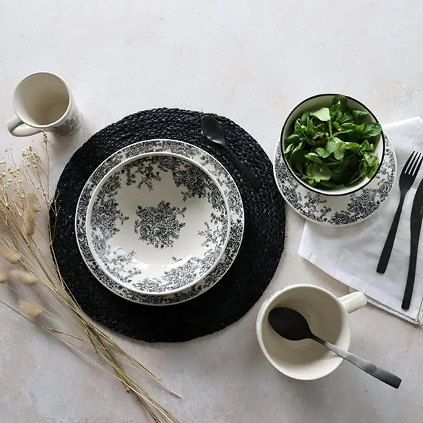 Vintage henkinen mustavalkoinen lautanen 19,5cm